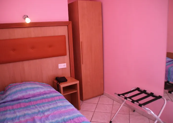 Lutetia - Climatisé Hotel