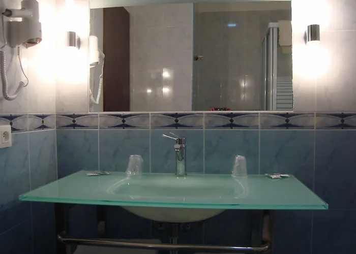 Lutetia - Climatisé Hotel Lourdes