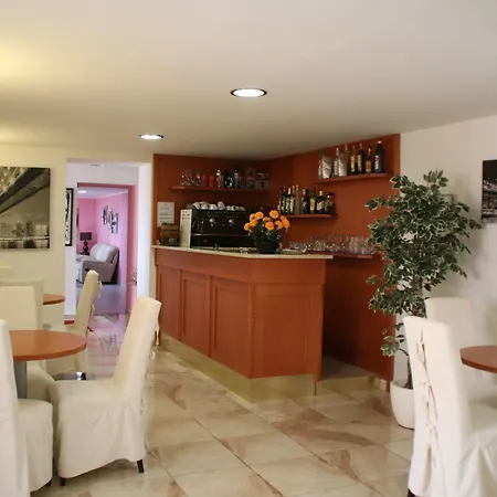 Lutetia Отель 3*